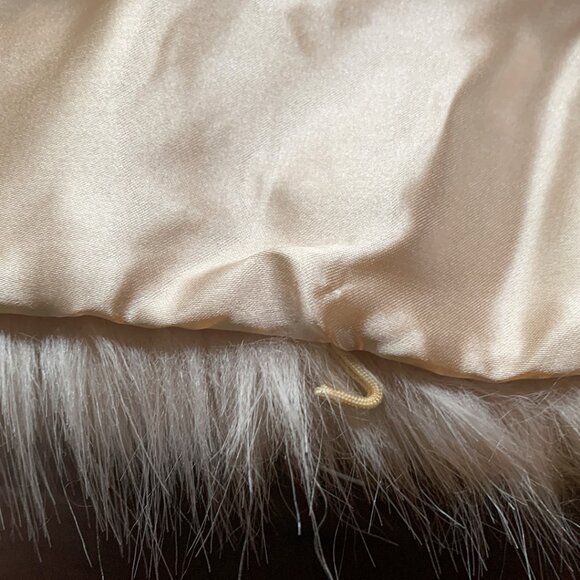 Women's Pink Champagne Faux Fur Wrap Shawl - Wedding Bridesmaid - Picture 4 of 5